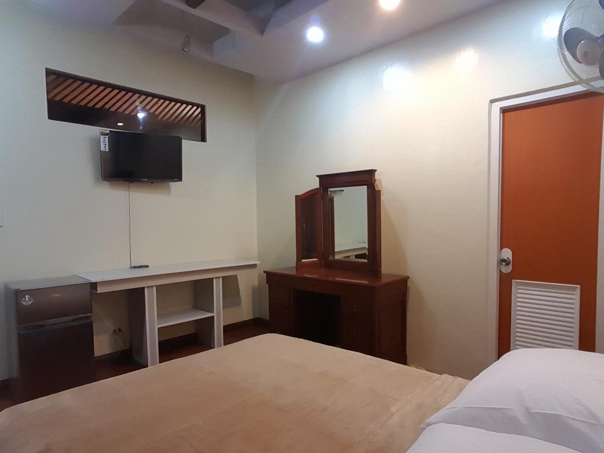 Mactan Breeze - Airport Bed And Breakfast Lapu-Lapu City Exterior photo